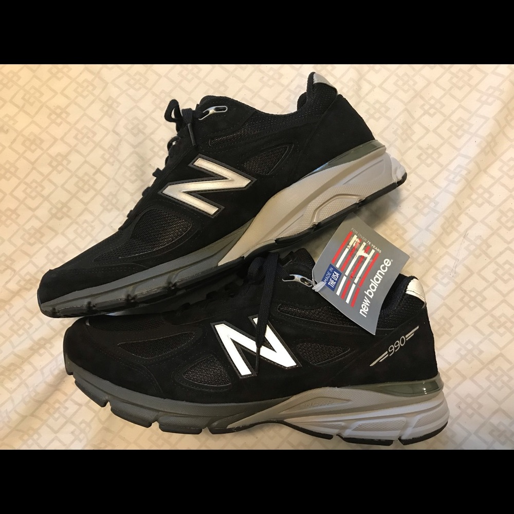 New Balance 990 V4